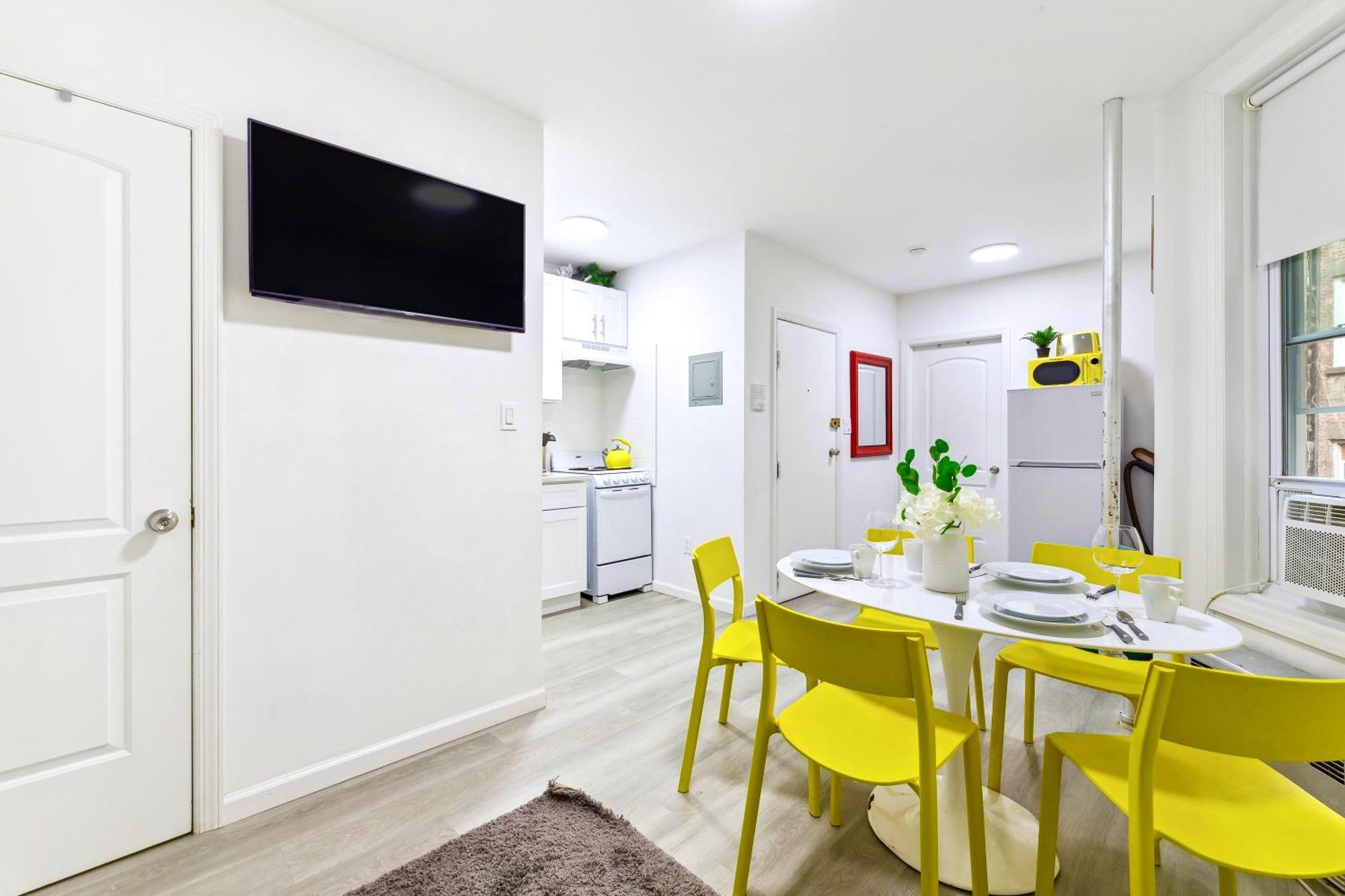 Homelike Suites In The Heart Of China Town Нью-Йорк Экстерьер фото